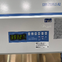 Thermo 1300 Series A2 4Foot Biosafety Cabinet image 2